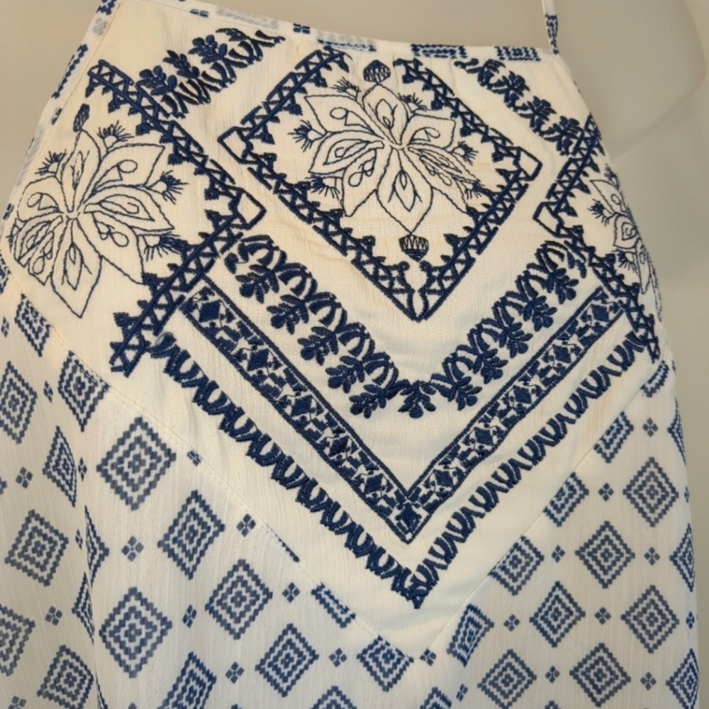 About Girl Blue and White Embroidered Tank Top , Size S - Picture 2 of 9
